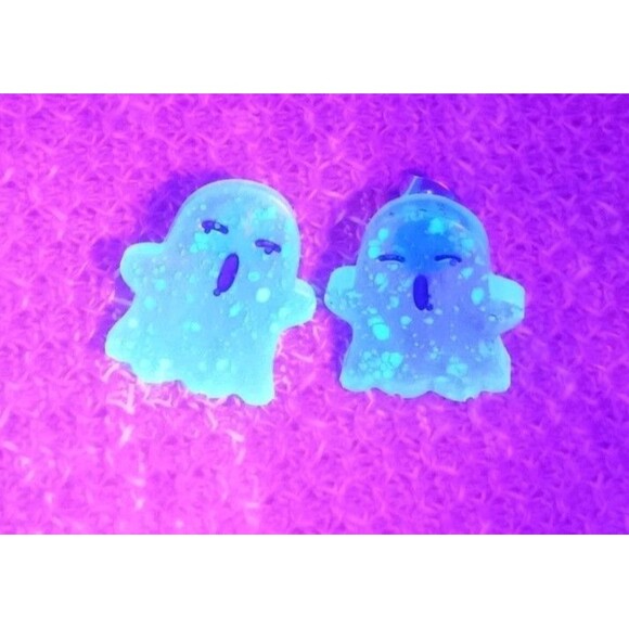 Florescent Ghost Halloween Post Earrings  And Keychain/Purse Charm NEW - Picture 2 of 6